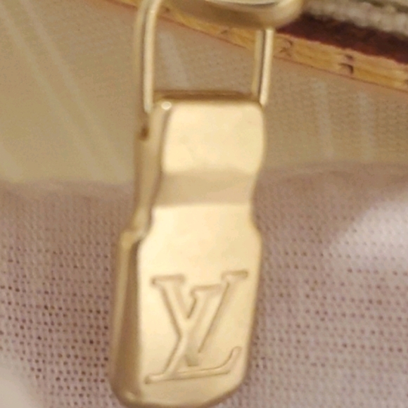 ☆☆SOLD☆☆Louis Vuitton Neverfull MM Blue (BAG) - Picture 5 of 13